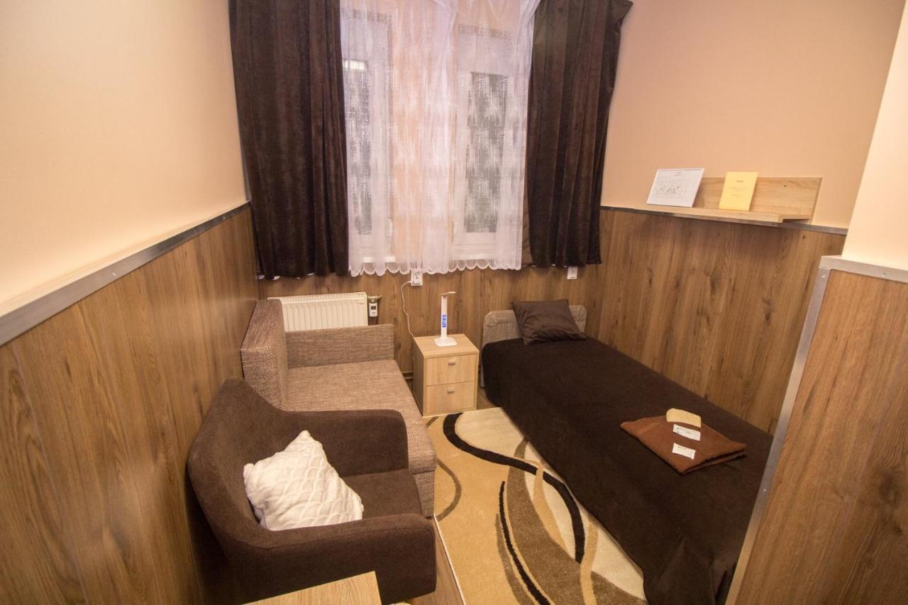 Bed and Breakfast M7 Galéria Panzió Letenye Exterior foto