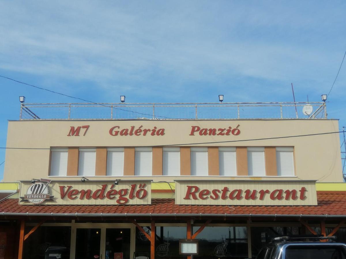 Bed and Breakfast M7 Galéria Panzió Letenye Exterior foto