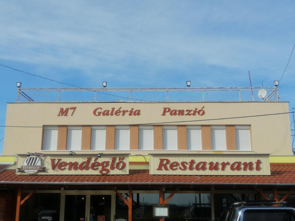 M7 Galéria Panzió Letenye Exterior foto